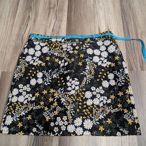 Loft, Women's Size 10, All Over Floral Print, Quilted Mini Skirt, Professional